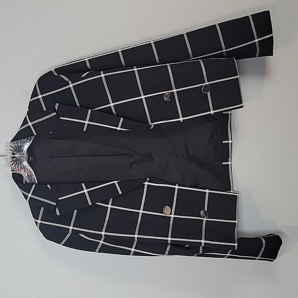 EXPRESS cropped window pane black white double breasted blazer